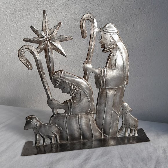 Unique Metal Nativity Set 3 Piece Freestanding 9x10 inch each - Picture 4 of 10